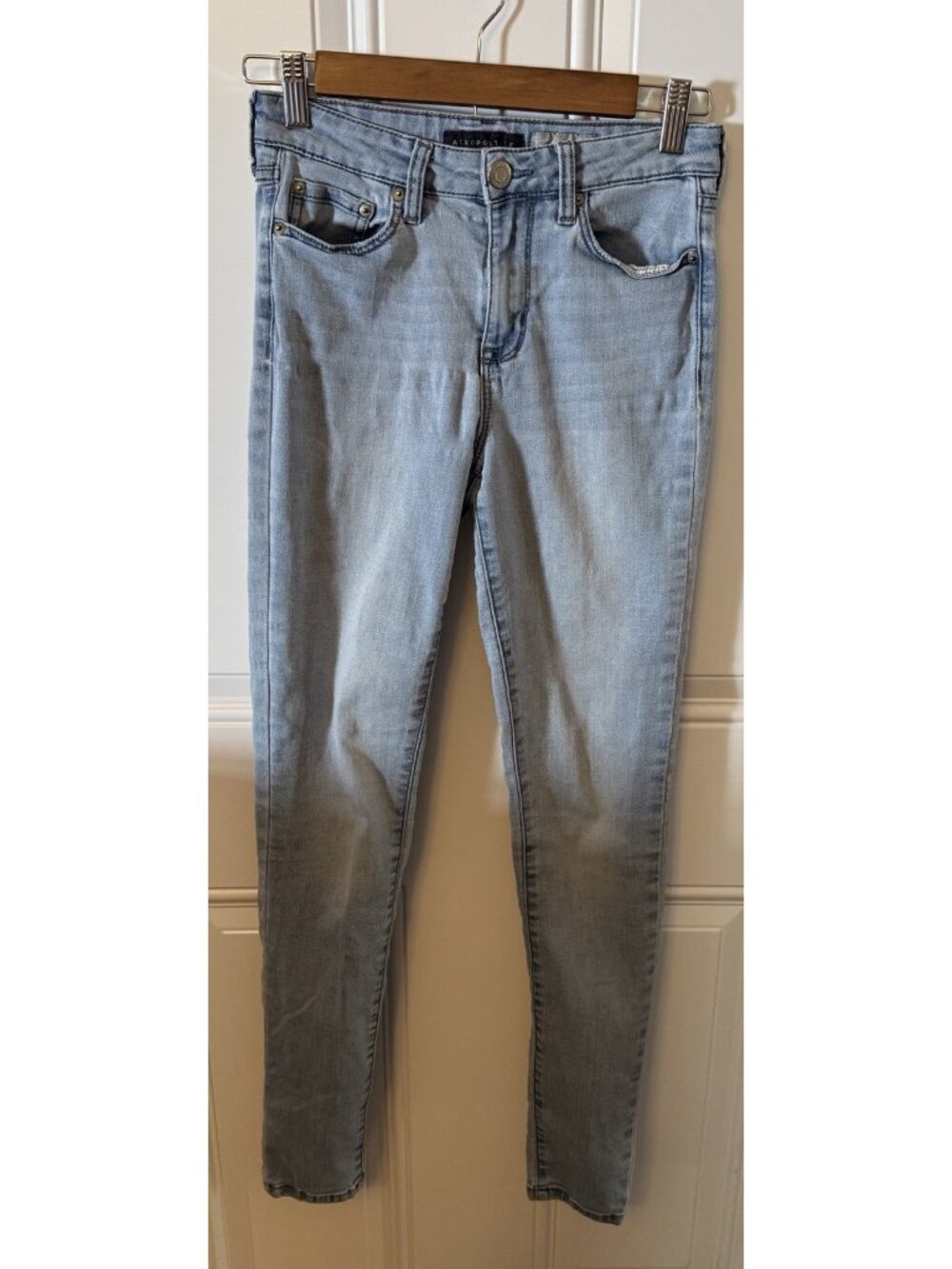 Aeropostale Jeans Designed In NYC High-Waisted Jegging  Size 2 Long Light Wash